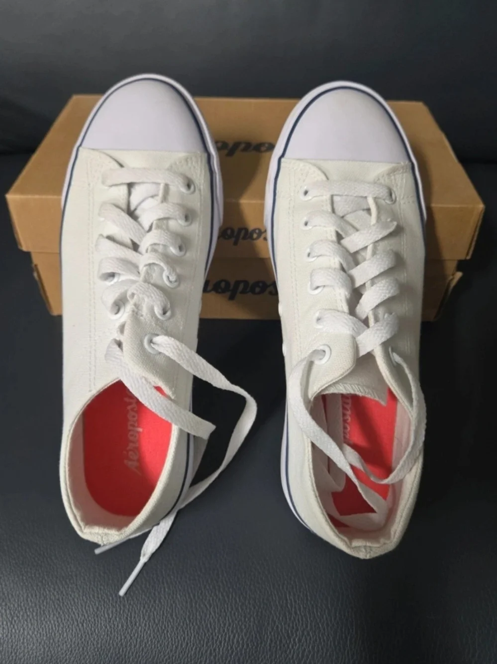Aeropostale Wome's White Canvas Low-Top Sneakers with Red Logo and Blue Trim